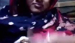 Unsatisfied bangla biwi naked masturbation leaked video