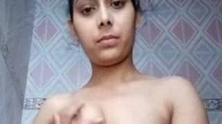 Desi lady showing off tight asshole pussy